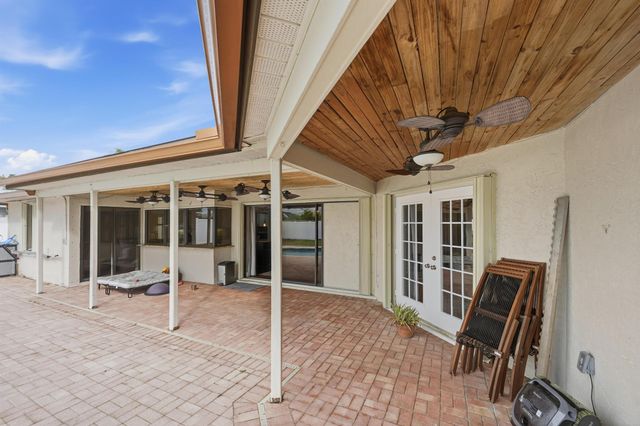 798 SE Thanksgiving Avenue, Port St Lucie, FL 34984