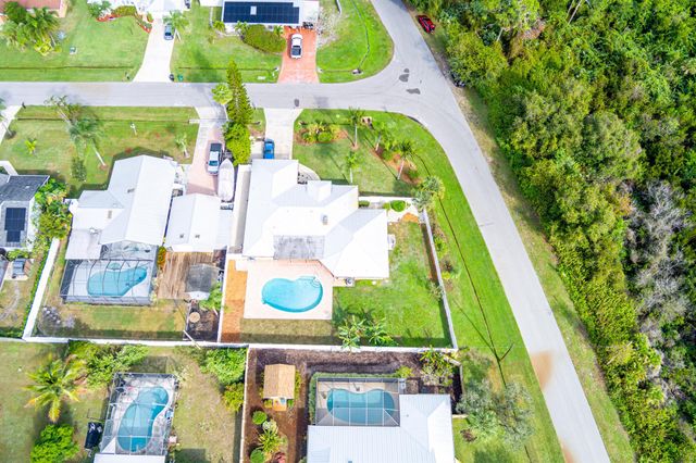 798 SE Thanksgiving Avenue, Port St Lucie, FL 34984