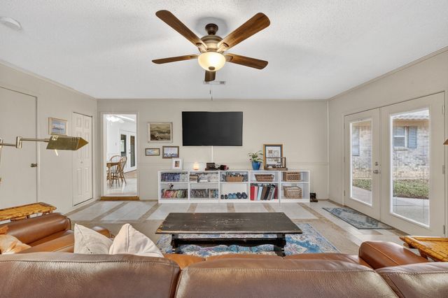 1807 Westcrest Drive, Arlington, TX 76013