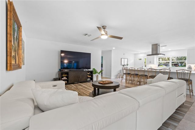 3001 Nassau Drive, Vero Beach, FL 32960