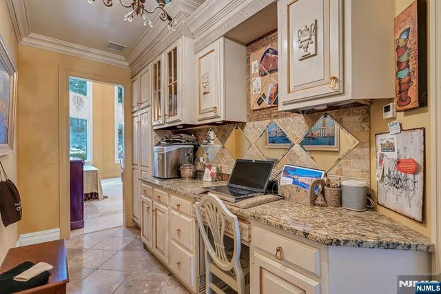 5 Summit Terrace, Kinnelon Borough, NJ 07405