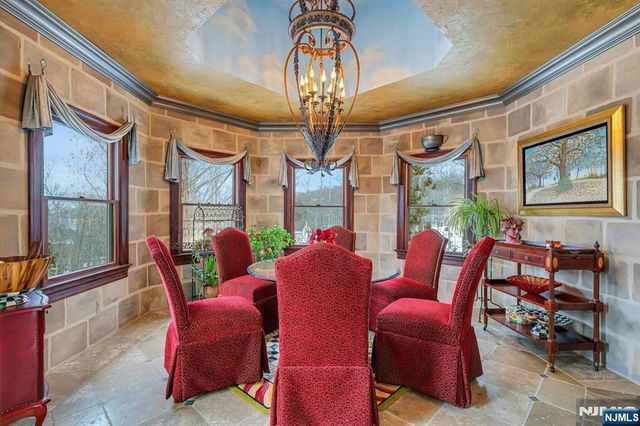 5 Summit Terrace, Kinnelon Borough, NJ 07405