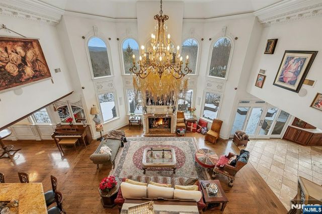 5 Summit Terrace, Kinnelon Borough, NJ 07405