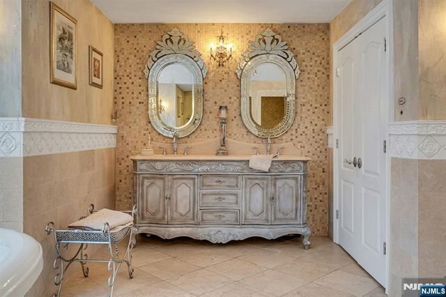 5 Summit Terrace, Kinnelon Borough, NJ 07405