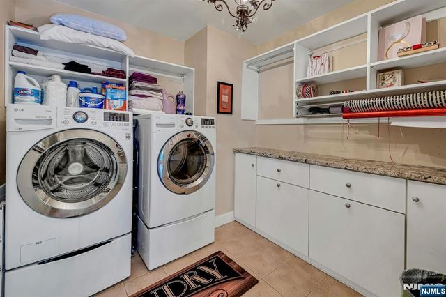 5 Summit Terrace, Kinnelon Borough, NJ 07405