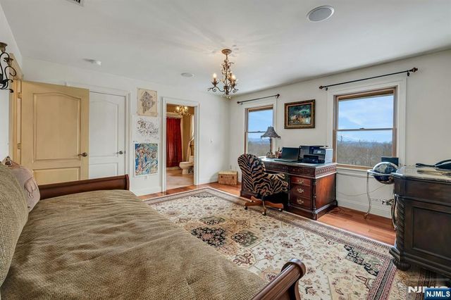 5 Summit Terrace, Kinnelon Borough, NJ 07405