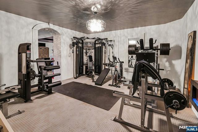 5 Summit Terrace, Kinnelon Borough, NJ 07405