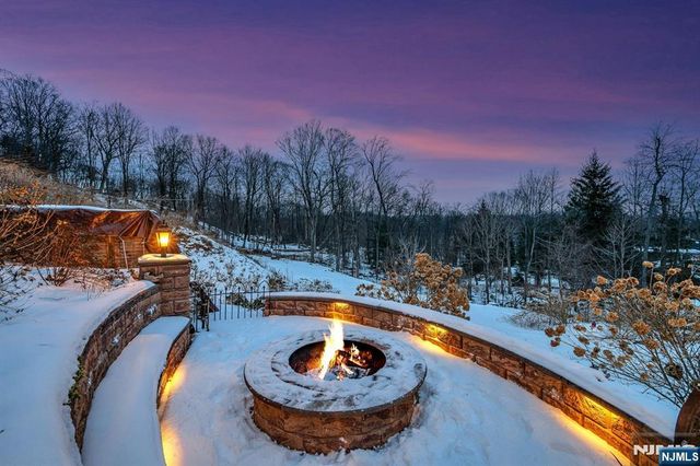 5 Summit Terrace, Kinnelon Borough, NJ 07405