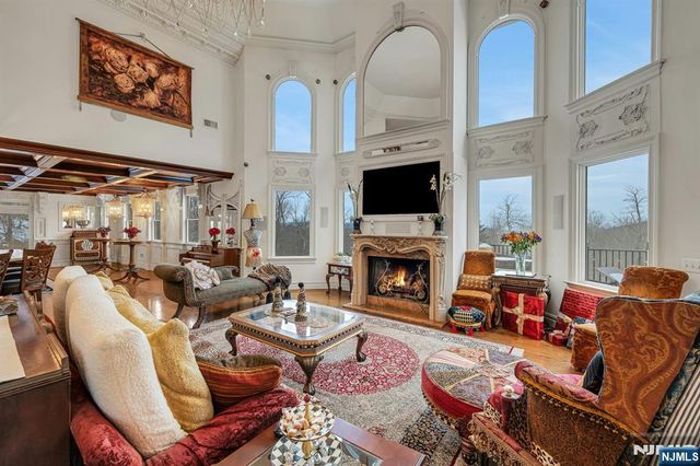 5 Summit Terrace, Kinnelon Borough, NJ 07405