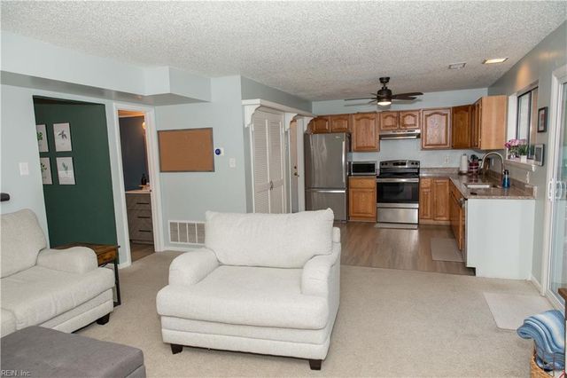 5228 Shore Breeze CT, Virginia Beach, VA 23464