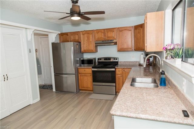 5228 Shore Breeze CT, Virginia Beach, VA 23464