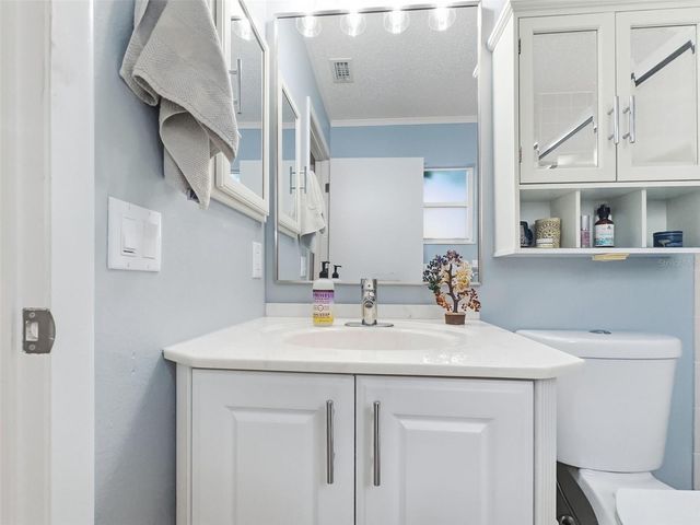 70 SQUIRE COURT, Dunedin, FL 34698