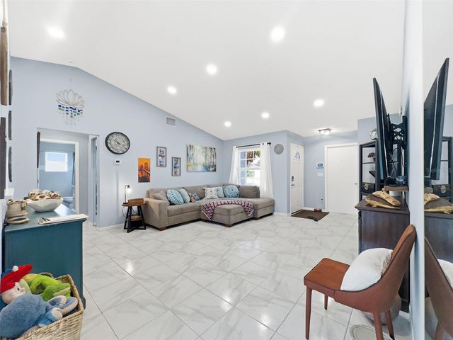 70 SQUIRE COURT, Dunedin, FL 34698