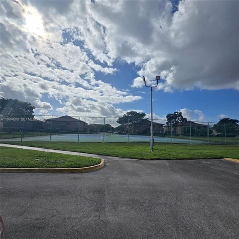 10020 Winding Lake Rd 104, Sunrise, FL 33351