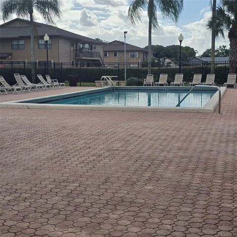 10020 Winding Lake Rd 104, Sunrise, FL 33351
