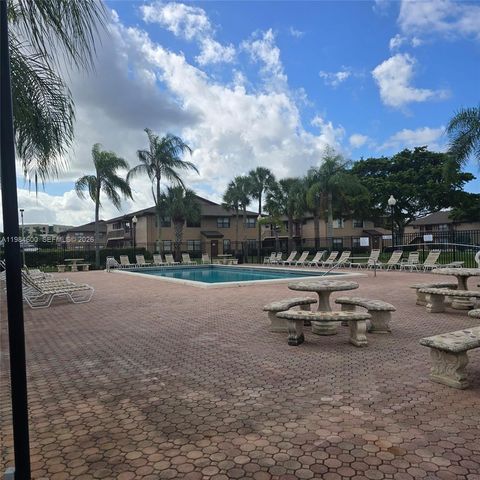 10020 Winding Lake Rd 104, Sunrise, FL 33351