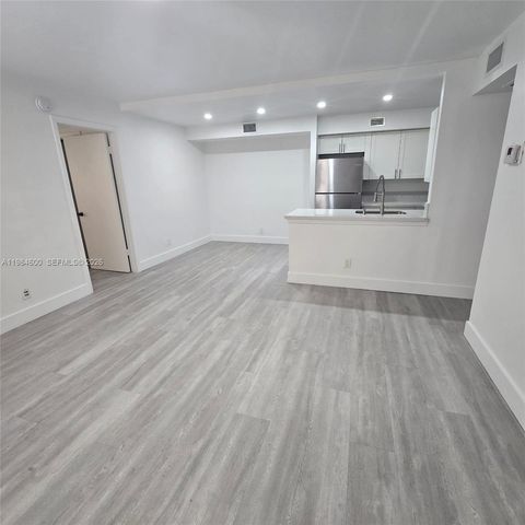 10020 Winding Lake Rd 104, Sunrise, FL 33351