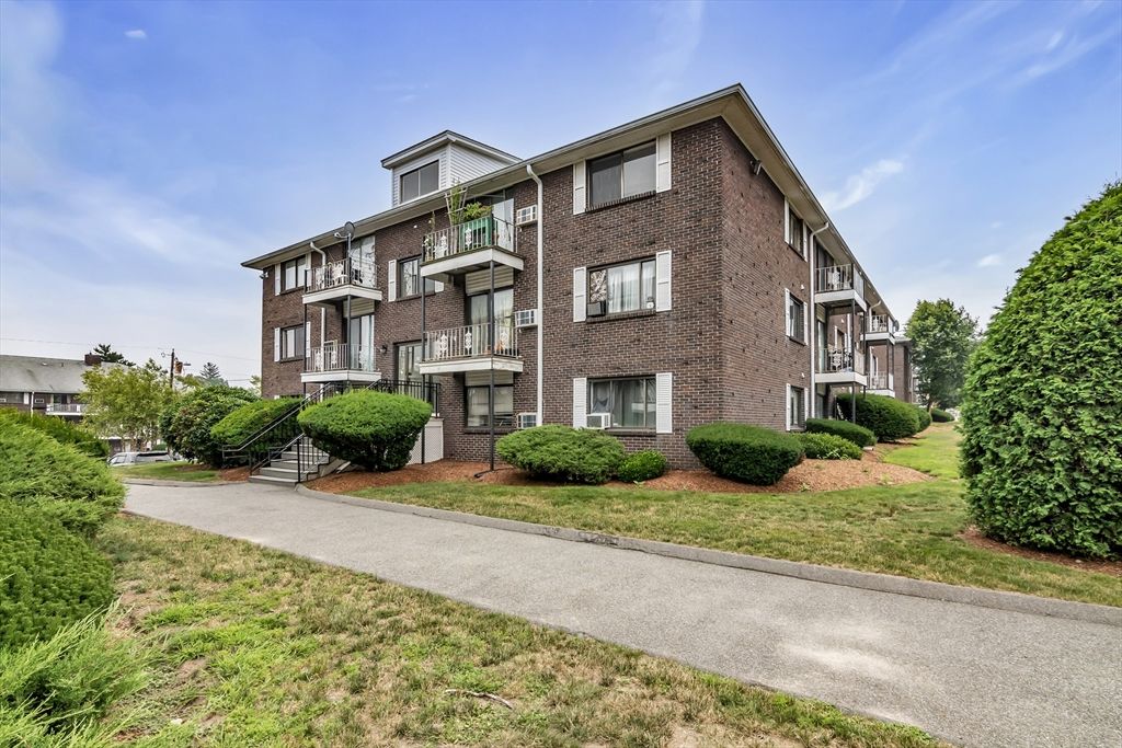 262 E Haverhill St 2, Lawrence, MA 01841