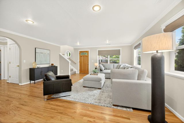 380 Hemlock Lane, Ashland, OR 97520