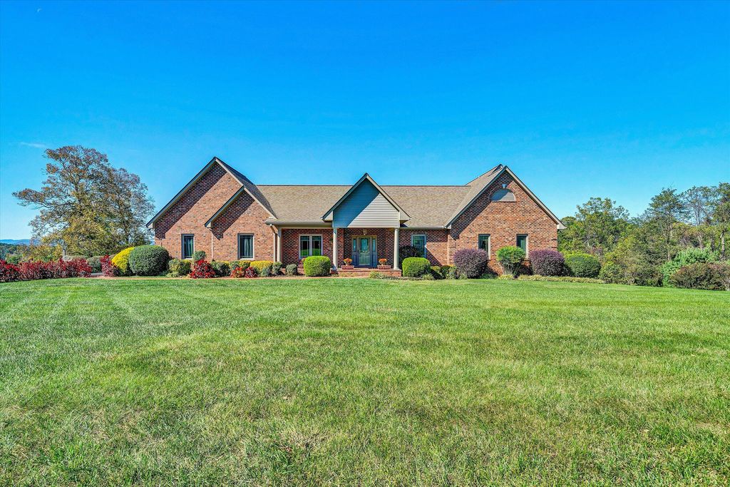 196 Halsey CT, Wirtz, VA 24184