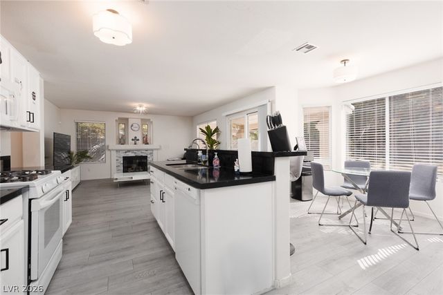 2165 Crestline Falls Place, Las Vegas, NV 89134