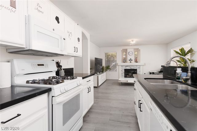 2165 Crestline Falls Place, Las Vegas, NV 89134