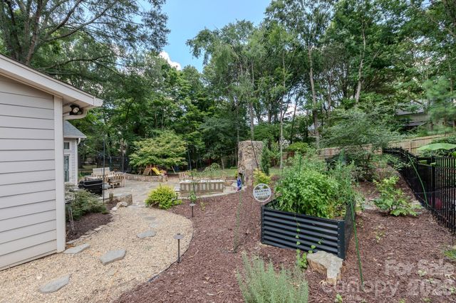 3011 Lauren Glen Road, Charlotte, NC 28226