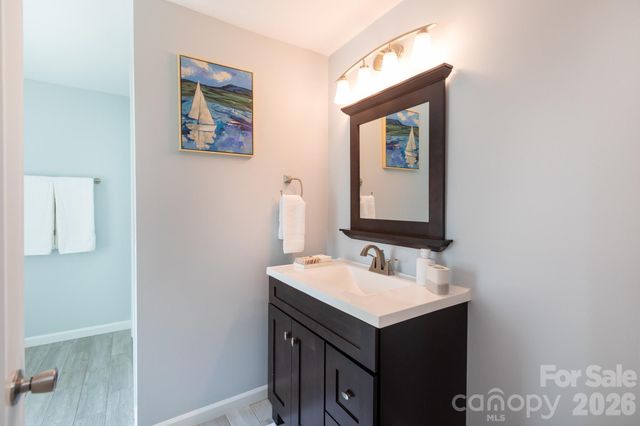 3011 Lauren Glen Road, Charlotte, NC 28226