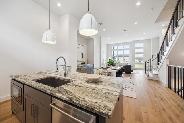 2113 Emancipation Avenue, Houston, TX 77003