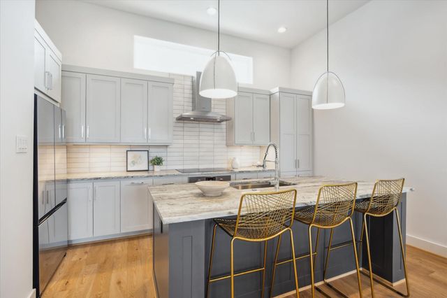 2113 Emancipation Avenue, Houston, TX 77003