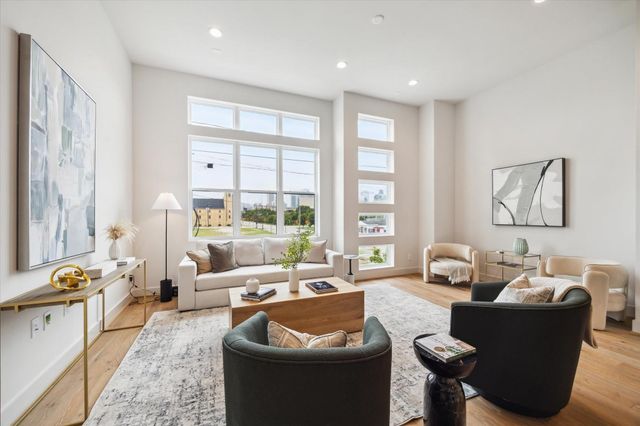 2113 Emancipation Avenue, Houston, TX 77003