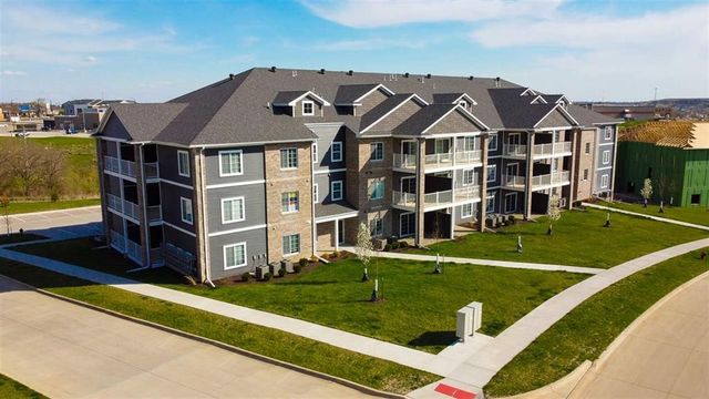 2877 Spring Rose Circle 105, Coralville, IA 52241