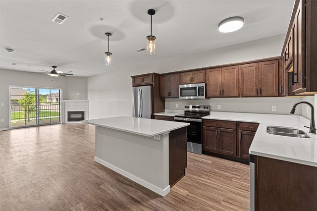 2877 Spring Rose Circle 105, Coralville, IA 52241