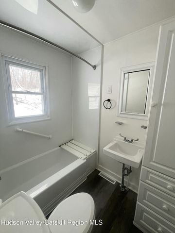 1234 Kings Highway, Saugerties, NY 12477