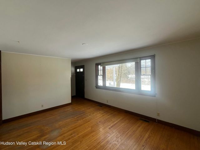 1234 Kings Highway, Saugerties, NY 12477