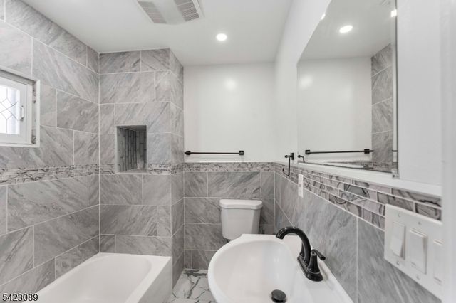 175 Duer St, North Plainfield Boro, NJ 07060