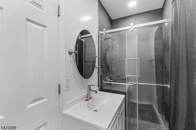 175 Duer St, North Plainfield Boro, NJ 07060