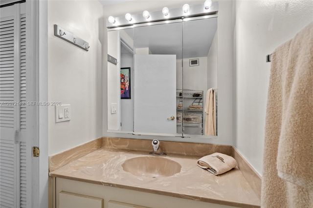 2500 Parkview Drive 1004, Hallandale Beach, FL 33009