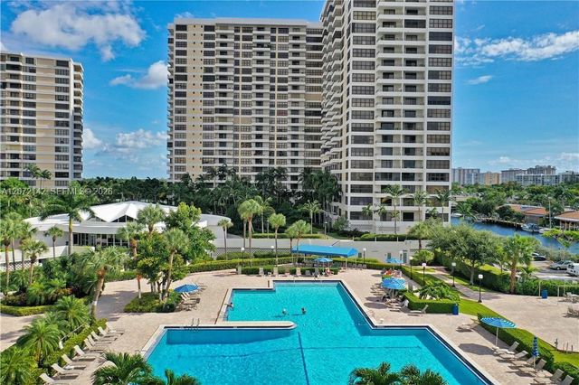 2500 Parkview Drive 1004, Hallandale Beach, FL 33009