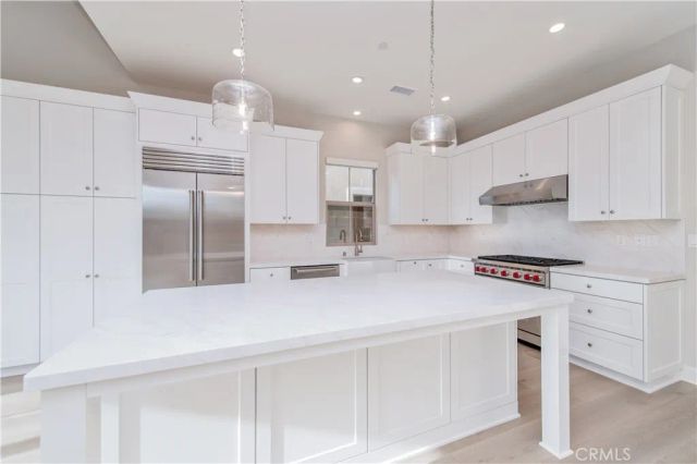 128 Rimstone, Irvine, CA 92618