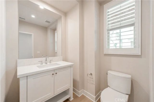 128 Rimstone, Irvine, CA 92618