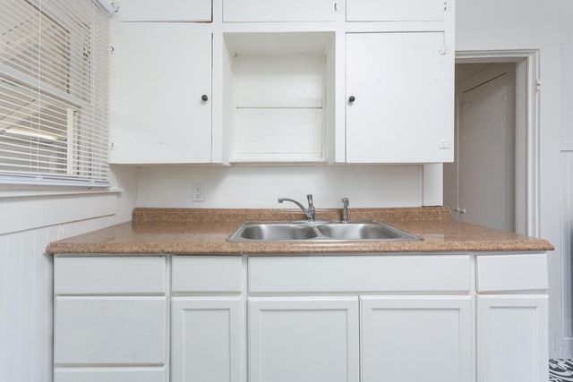 57 Chalmers Ave, Austin, TX 78702