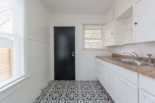 57 Chalmers Ave, Austin, TX 78702