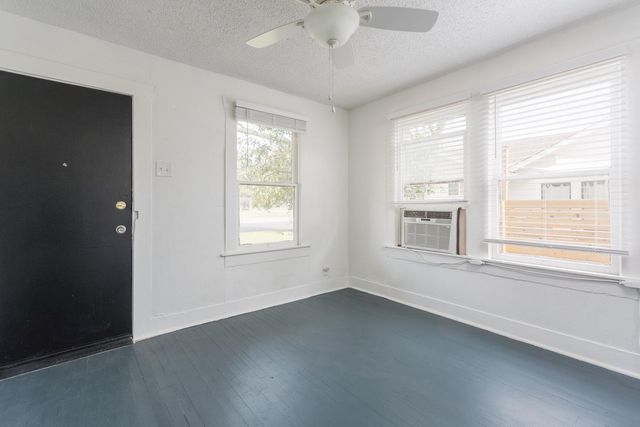 57 Chalmers Ave, Austin, TX 78702