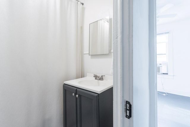 57 Chalmers Ave, Austin, TX 78702