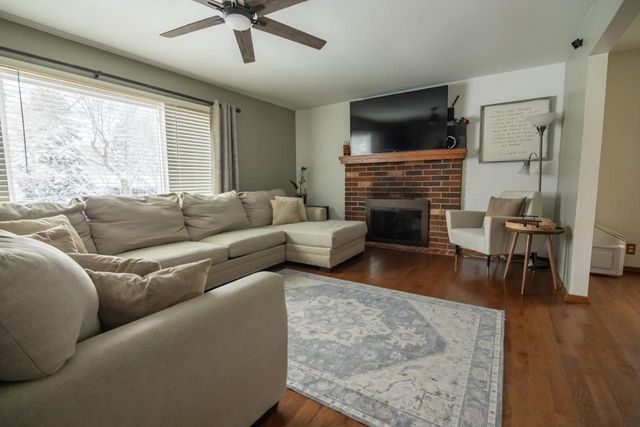 1424 Hickory WAY, Racine, WI 53405