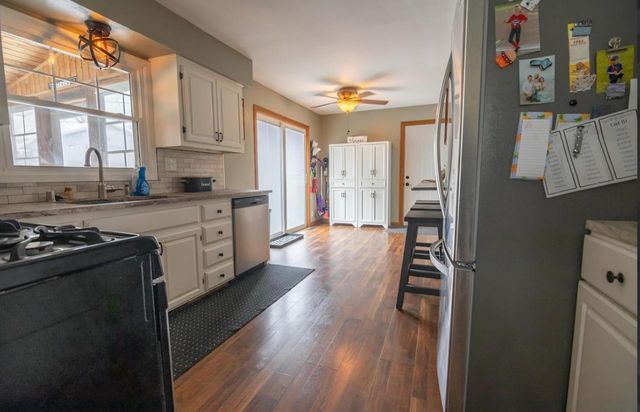 1424 Hickory WAY, Racine, WI 53405