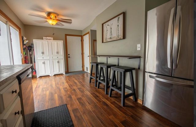 1424 Hickory WAY, Racine, WI 53405