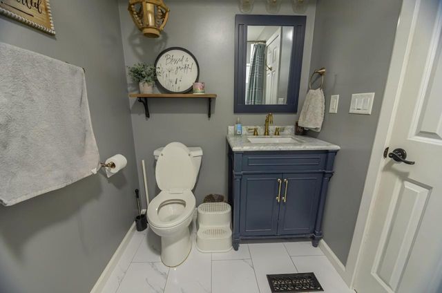 1424 Hickory WAY, Racine, WI 53405