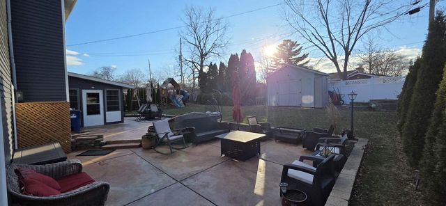 1424 Hickory WAY, Racine, WI 53405